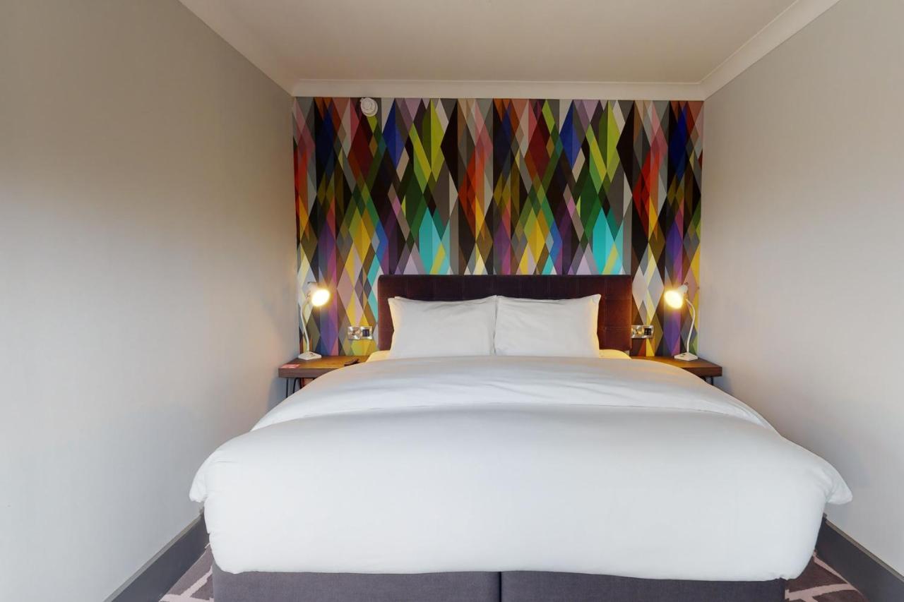 Village Hotel 브랙넬 외부 사진