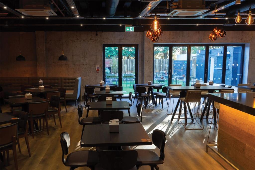 Village Hotel 브랙넬 레스토랑 사진